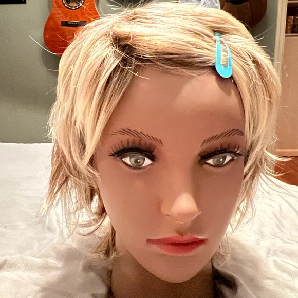 3 New Blonde and Brown pixie style synthetic wigs. - Picture 9 of 16